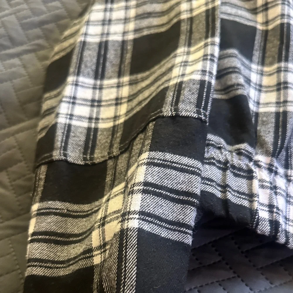 New Look Black & White Plaid Zip-Up Hoodie with Gray Hood - Picture 11 of 11